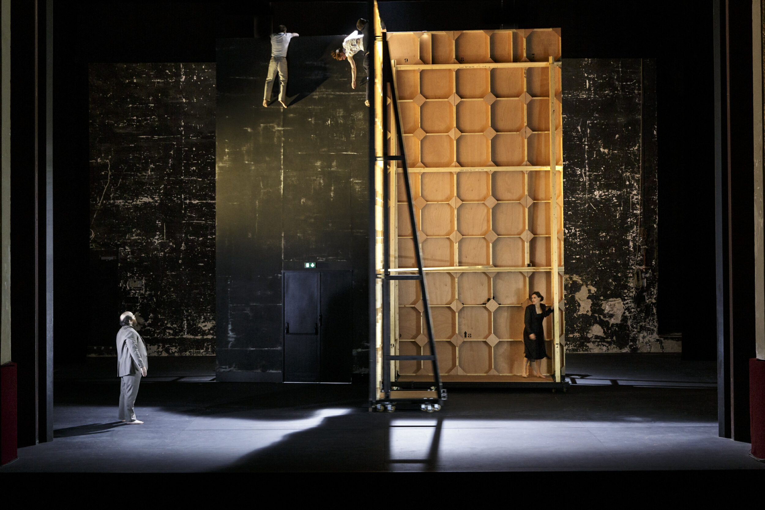 1	Espæce, Festival d’Avignon, 2016. Crédit Christophe Raynaud de Lage