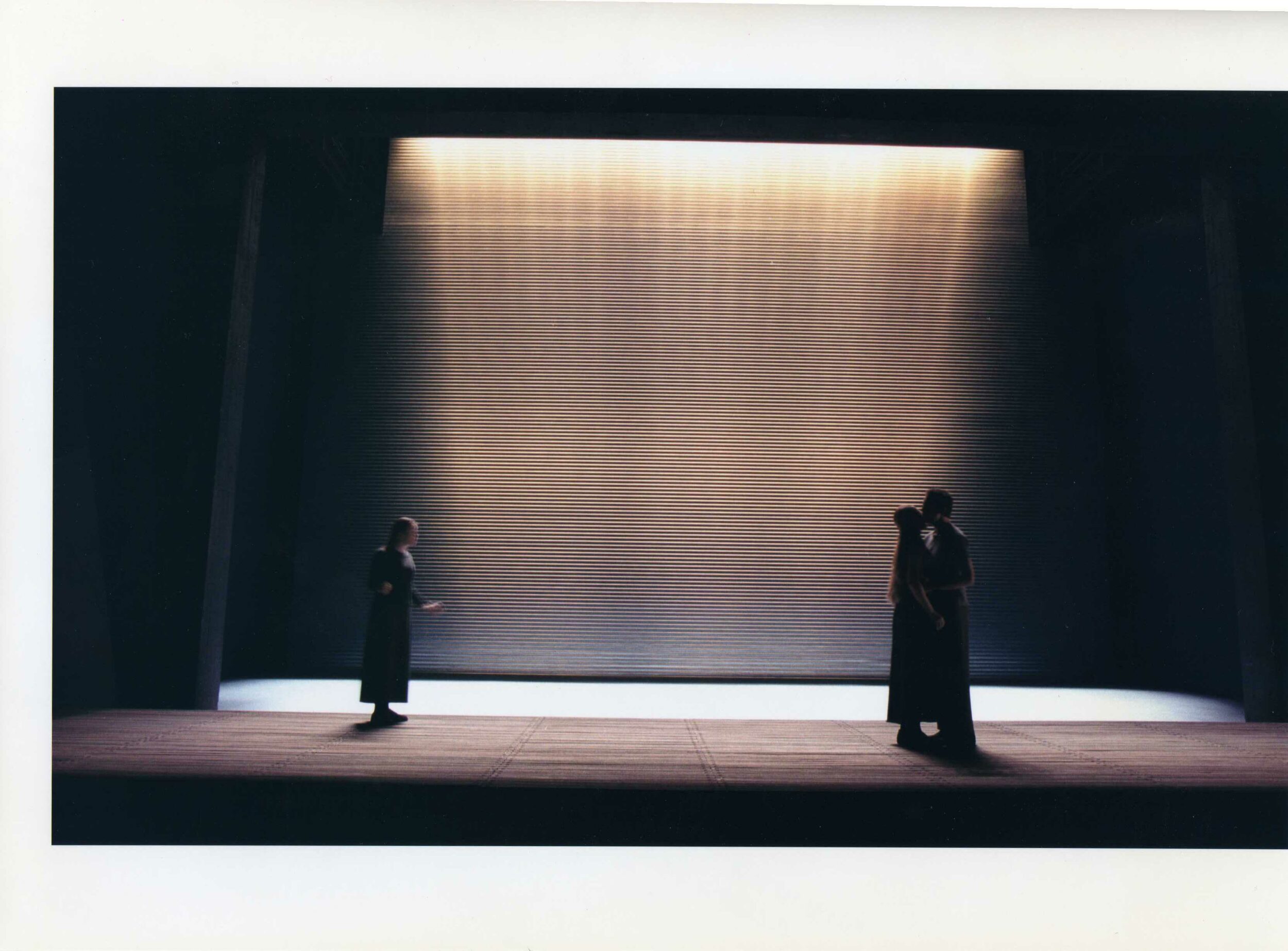 2	La Mort de Tintagiles de Maurice Maeterlinck, mise en scène 
de Claude Régy, Théâtre Gérard-Philipe, Centre dramatique national de Saint-Denis, 1997. Crédit Pascal Victor