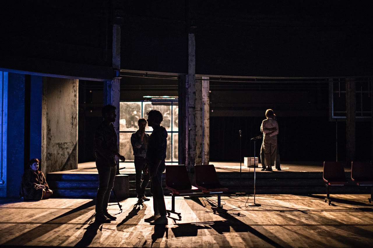 1	Les Idoles, livret et mise en scène de Christophe Honoré, Théâtre Vidy-Lausanne, 2020. Crédit Jean-Louis Fernandez